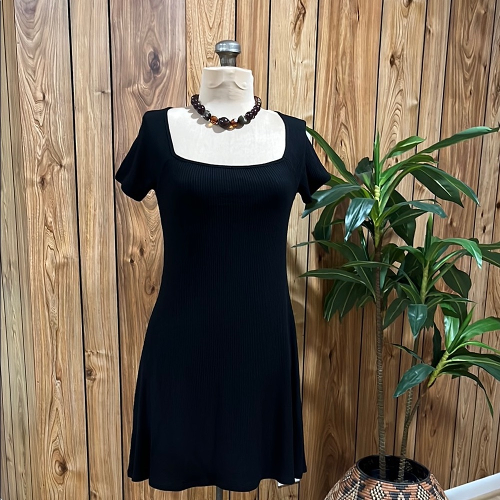 GARAGE Elegant Black Ribbed Dress